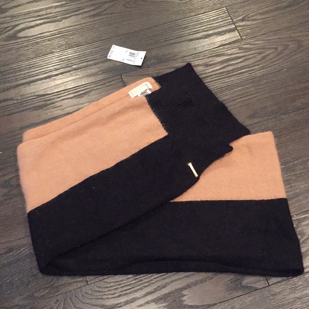 Michael kors Black and Tan scarf